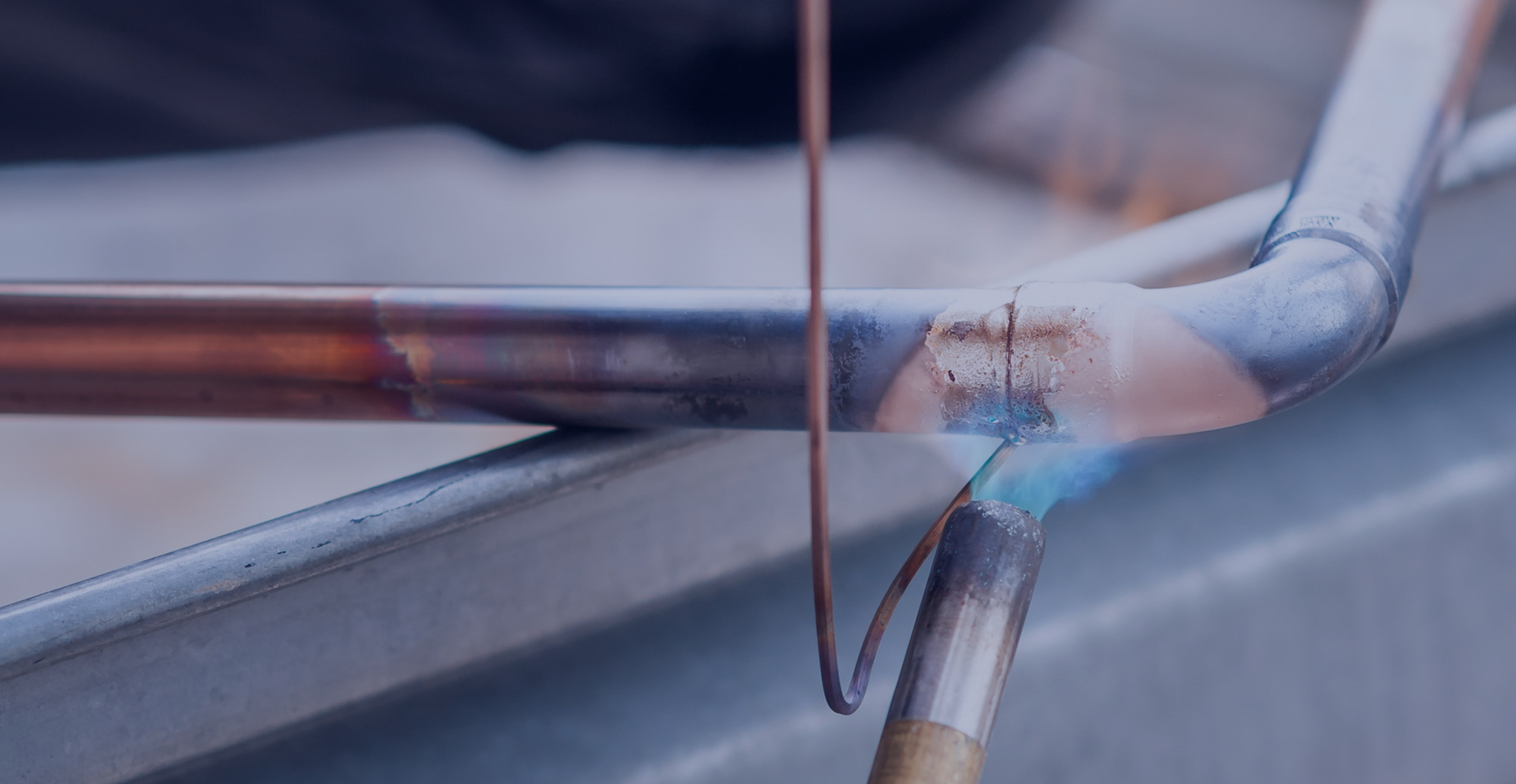 見えないところまで、きちんと 暮らしに寄り添うエアコン工事